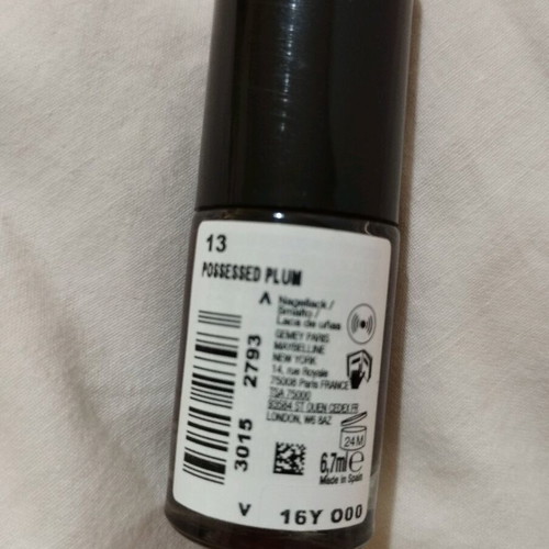 Maybelline Fast Gel nail polish new, wrong color