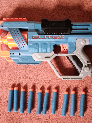 Nerf Elite 2.0 Commander RD-6 used with 15 darts
