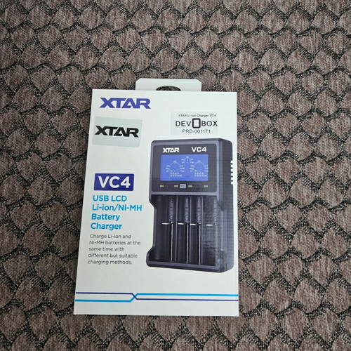 Xtar VC4 charger new with USB LCD display