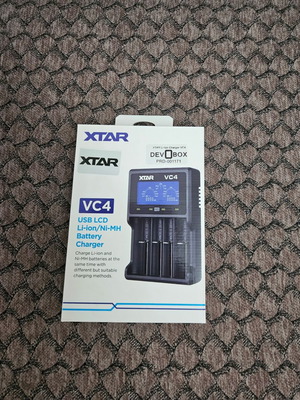 Xtar VC4 charger new with USB LCD display