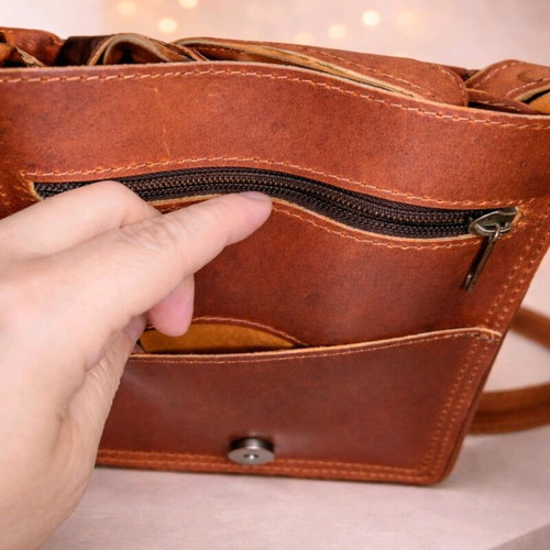 Leather shoulder bag new with multiple compartments