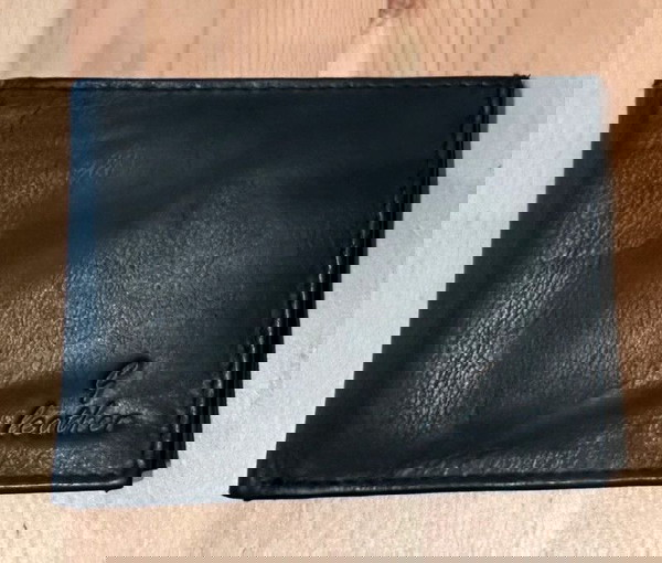 Μαύρο δερμάτινο πορτοφόλι genuine leather