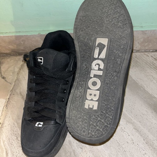 Globe sneakers size 40 used, black and white