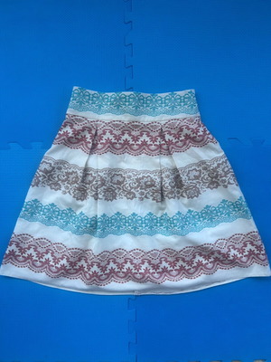 Pleated skirt Moutaki size small like new, multicolor