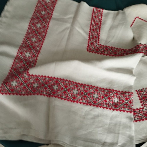 Tablecloth used 160x160 and six napkins 30x28
