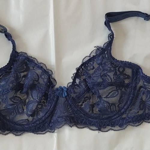 Bralette with lace in blue, like new