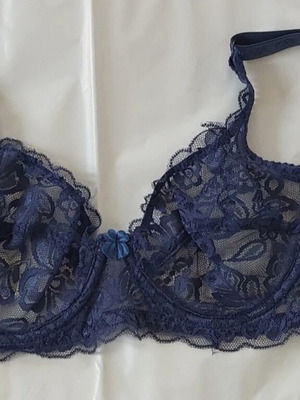 Bralette with lace in blue, like new