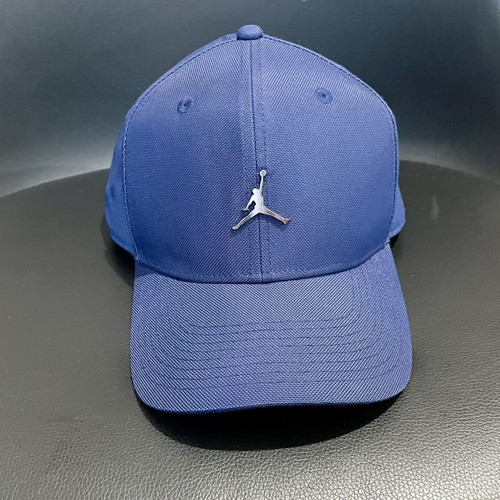 Jordan Rise hat like new, blue with metal Jumpman logo