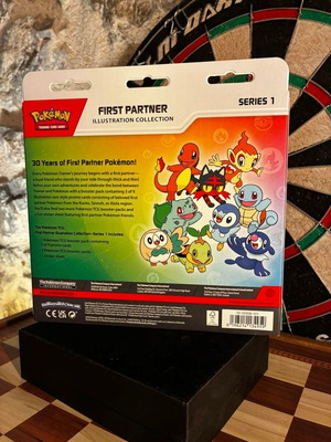 Pokémon TCG First Partner Illustration Collection Series 1 καινούργιο, σφραγισμένο