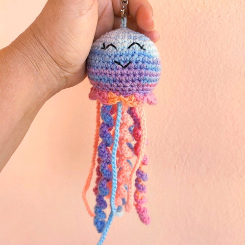 Knitted jellyfish doll rainbow new for babies