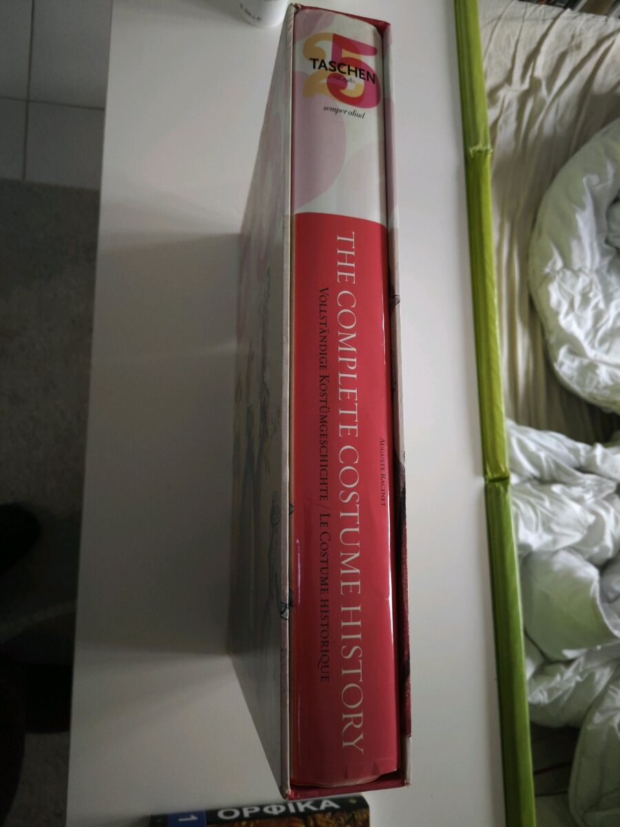 The Complete Costume History hardcover… - € 68,00 - Vendora.cy