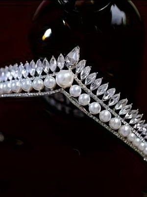 Bridal tiara with crystal rhinestones, new