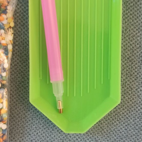 Diamond painting tool set like new with colorful rhinestones