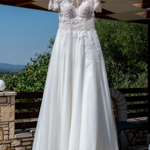Wedding dress like new, size L/40/12, white