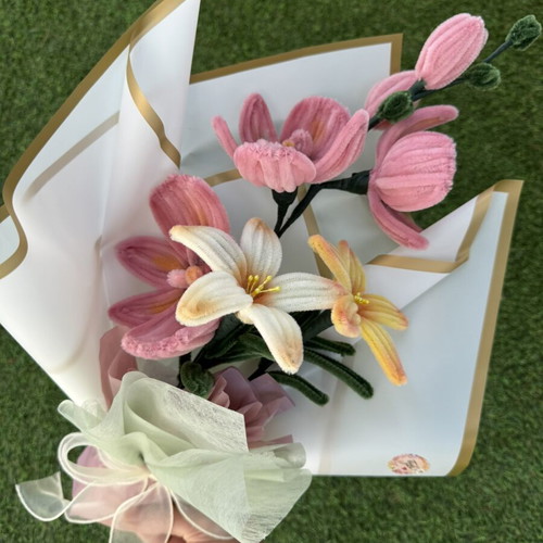 Bouquet of chenille flowers new