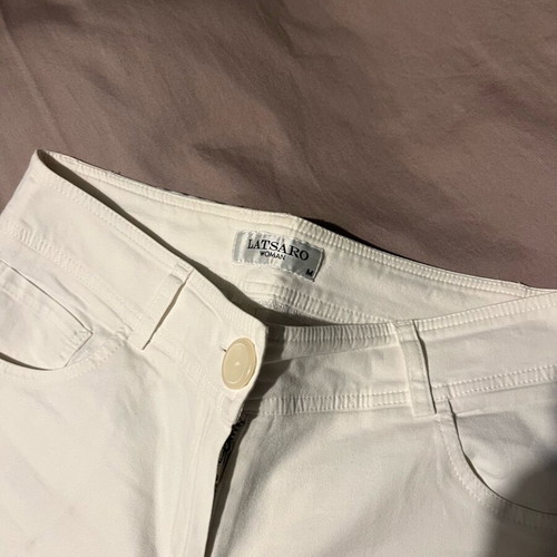 Latsaro bermuda like new, white, size M