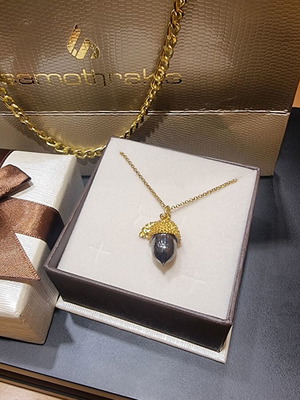 Silver acorn pendant necklace with yellow gold plating 925