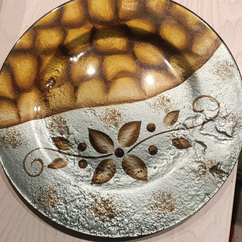 Ceramic decorative plate used