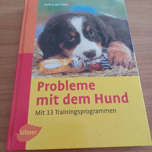 Dog Training Book in German like new
