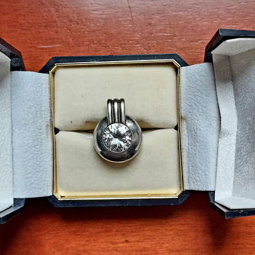 925 Silver Pendant with Zircon Like New