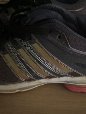 Παπούτσια Adidas αθλητικά νούμερο 40 & 2/3