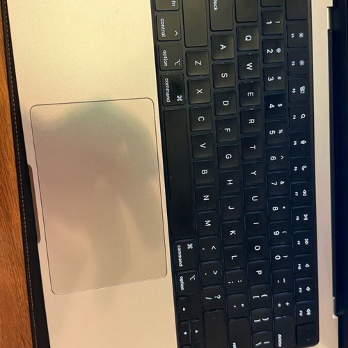 MacBook Pro 14” M1 Pro 16/512GB like new with new battery