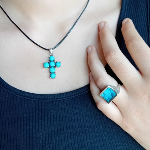 Silver 925 jewelry set with turquoise ring and cross necklace