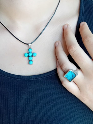 Silver 925 jewelry set with turquoise ring and cross necklace