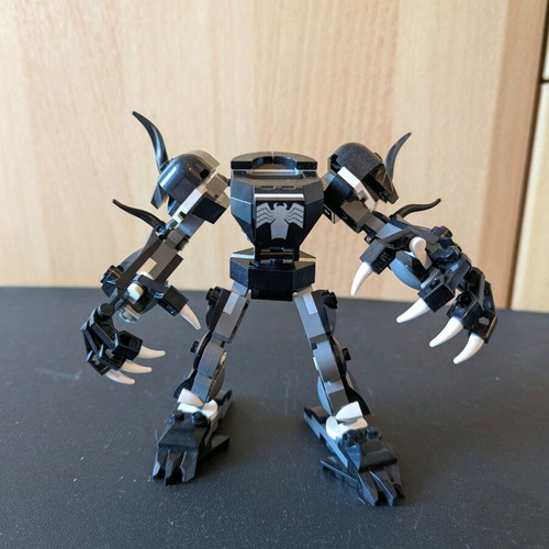 Lego Super Heroes Venom Mech Armor vs. Miles Morales (76276) like new without figures