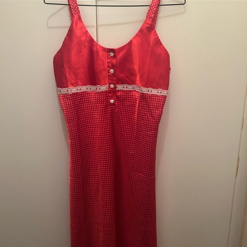 Dolcetta satin nightdress set with robe like new, red