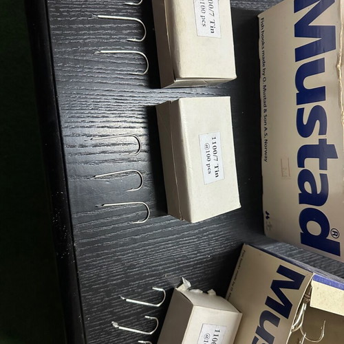Salaggies and fishing hooks new, sizes 1100/8tin and 1100/7tin