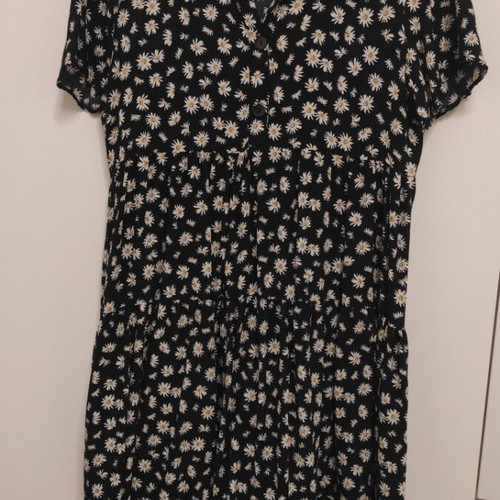 Floral dress with black base Zara, like new, size L