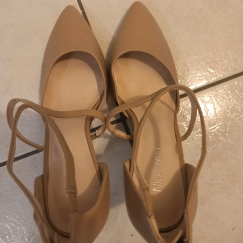 Nine West pumps size 39 like new, beige
