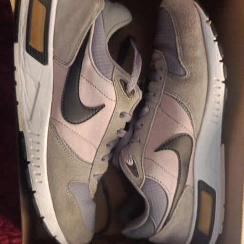 Nike Nightgazer sneakers size 41 like new, multicolor