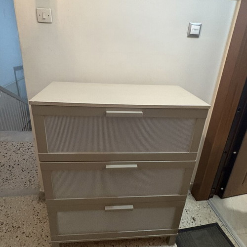 Chest of drawers with 3 drawers