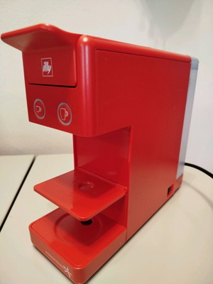 Illy espresso machine used in excellent condition