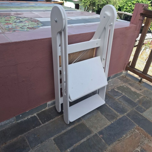 Montessori Learning Tower foldable with chalkboard like new