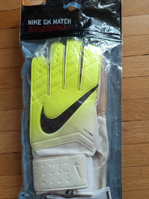 Nike GK Match goalkeeper gloves size 9 like new