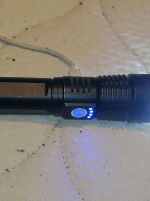 Professional flashlight with 4 lighting levels and USB new