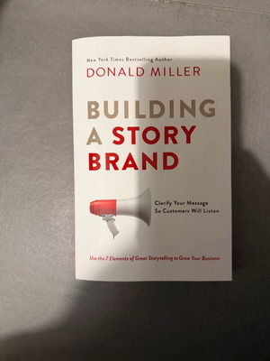 Building A Story Brand book like new, English