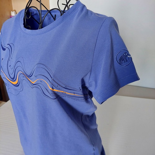 Mammut women's short sleeve t-shirt purple small like new