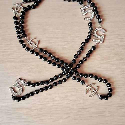 Silver necklace like new, black and silver