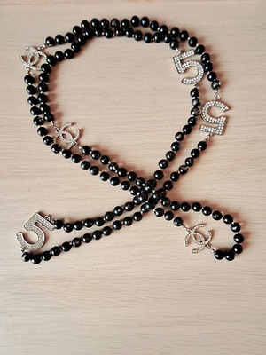 Silver necklace like new, black and silver