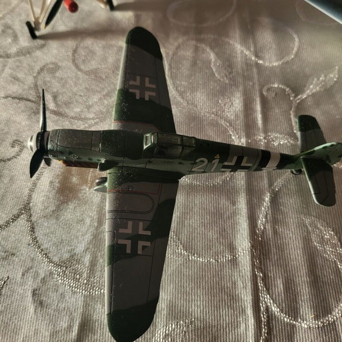 Metal airplanes like new, pack of 3 pieces