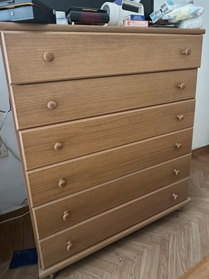 Light tall chest of drawers with 6 drawers