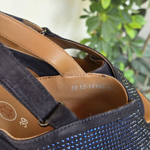 Ara high soft leather sandals with crystals size 39, like new, navy blue