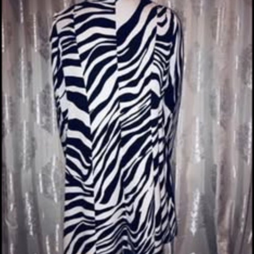 Italian coat unused, like new, cotton 72% silk 28%