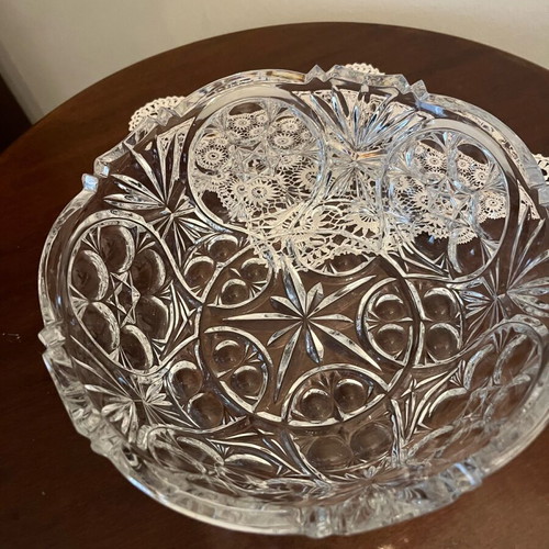 Vintage crystal bowl fruit dish with embossed designs like new
