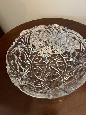 Vintage crystal bowl fruit dish with embossed designs like new