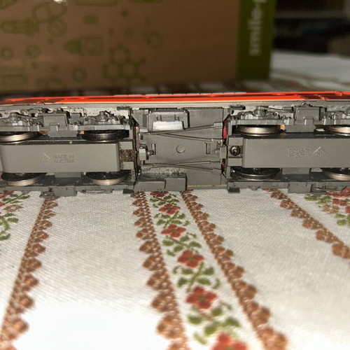 Roco Ho electric locomotive 1044 123-6 used with damages